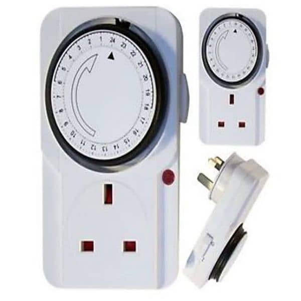 24 hours programme timer plug. Energy saving plug socket. 1