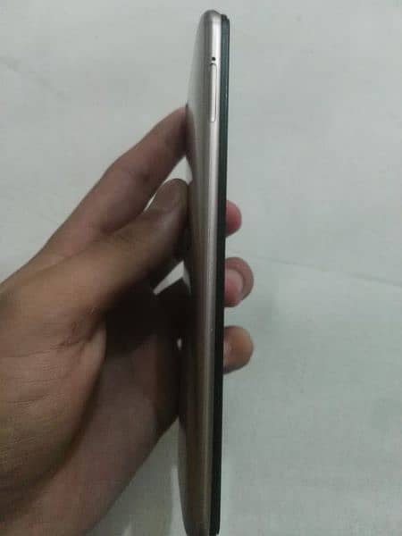 Vivo y81s , 6GB Ram/128GB Rom. 10 by 10 condition without box. 6