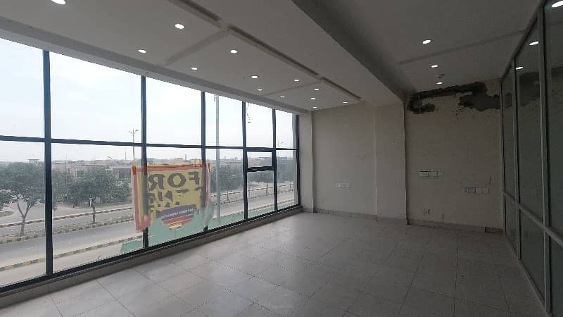 Modern Commercial Space On 3rd Floor: Ideal For Business Ventures 8
