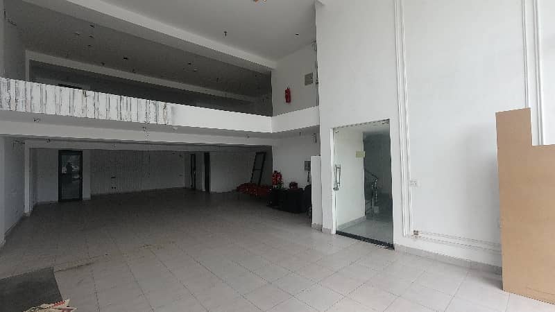 Modern Commercial Space On 3rd Floor: Ideal For Business Ventures 10