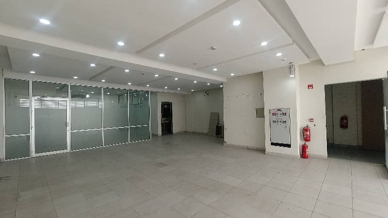 Modern Commercial Space On 3rd Floor: Ideal For Business Ventures 18
