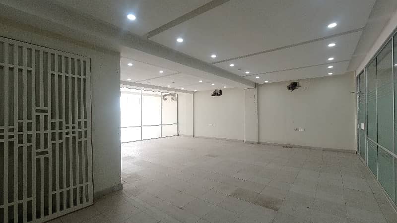 Modern Commercial Space On 3rd Floor: Ideal For Business Ventures 19