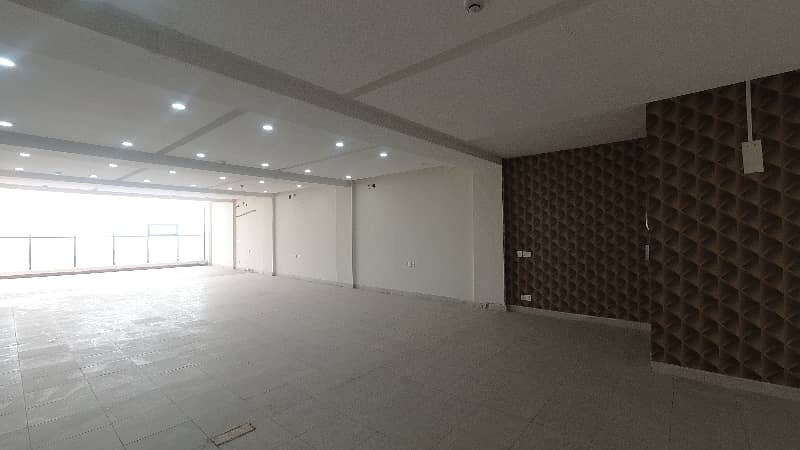 Modern Commercial Space On 3rd Floor: Ideal For Business Ventures 25