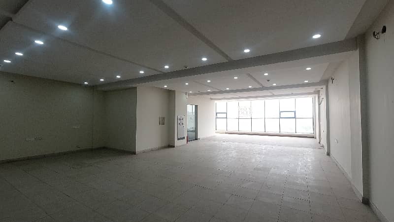 Modern Commercial Space On 3rd Floor: Ideal For Business Ventures 27