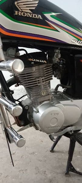 Honda CG 125 for sale in a reasonable price. 9