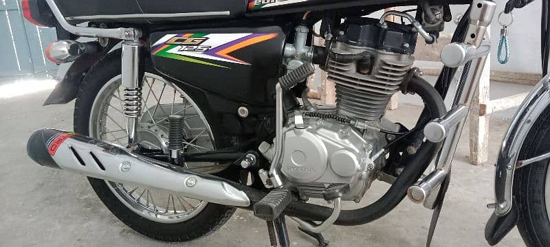 Honda CG 125 for sale in a reasonable price. 12