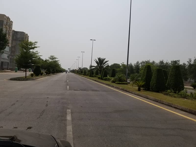 10 Marla Developed Cheapest Residential Plot at Excellent and Builder Location is Available For Sale in Overseas C Block Bahria Town Lahore 0