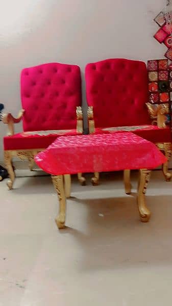 2 seater sofa set with table 4