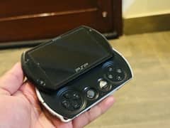 PSP go BEST PORTABLE GAMING DEVICE FOR KIDS 0