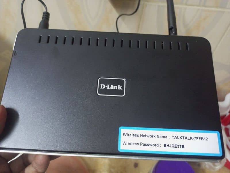 D-LINK DSL 2640R Broadband Wireless ADSL2+ Router 3