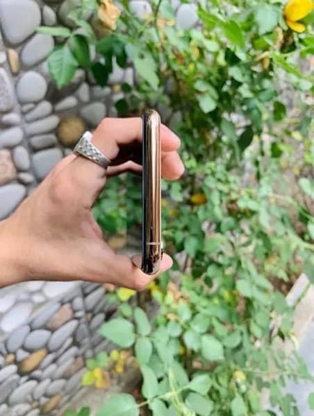 Iphone Xs Max 64GB Non PTA Approved 1
