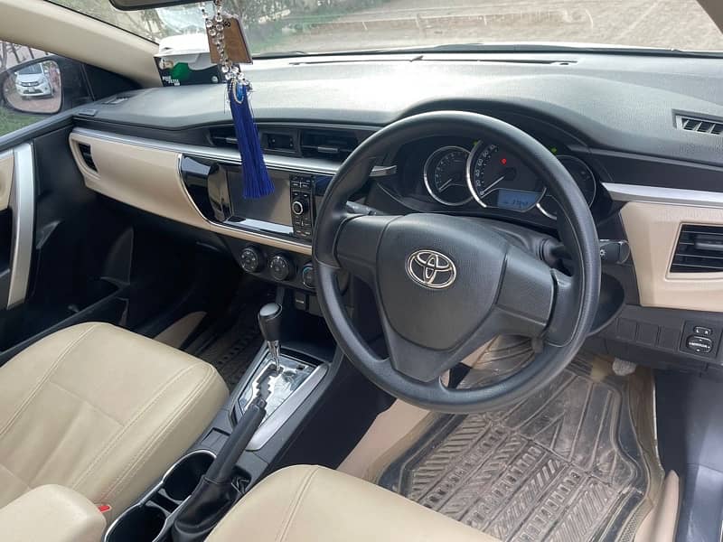 Toyota Corolla Altis 2016 10