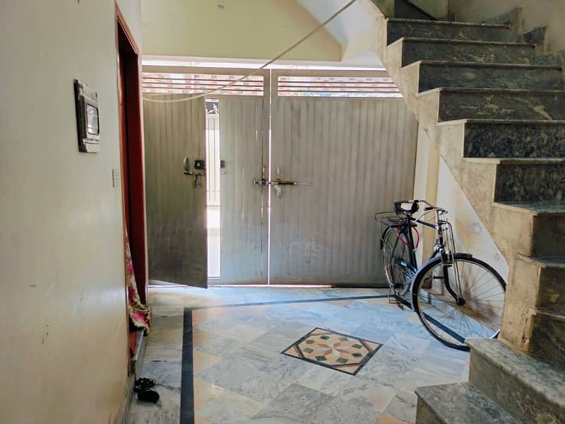 Double Story House For sale in islamabad with Gas Water Electricity 10