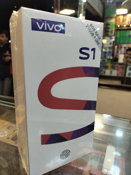 vivo s1 8/256 3