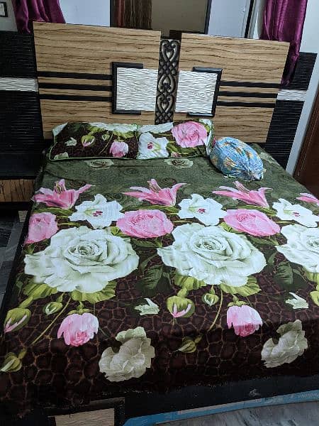 selling king size bed set with dressing table and side tables 2