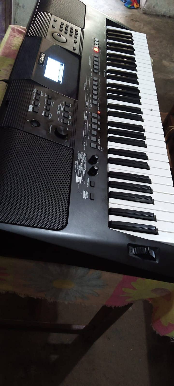 Yamaha PSR E463 Professional Yamaha Keyboard Roland Casio Korg 2