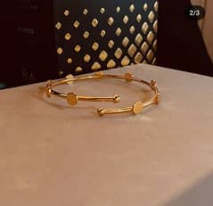 Golden bracelet, new condition