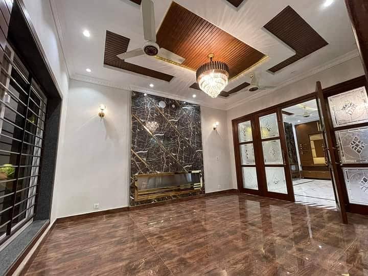 we are offering a 10 marla house for rent in overseas a block bahria town 17