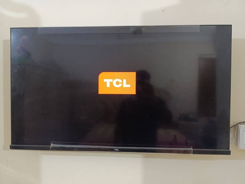 TCL Android 40 inch led scratchless 1