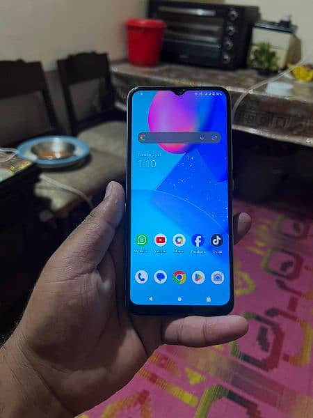 vivo y20 with box 4