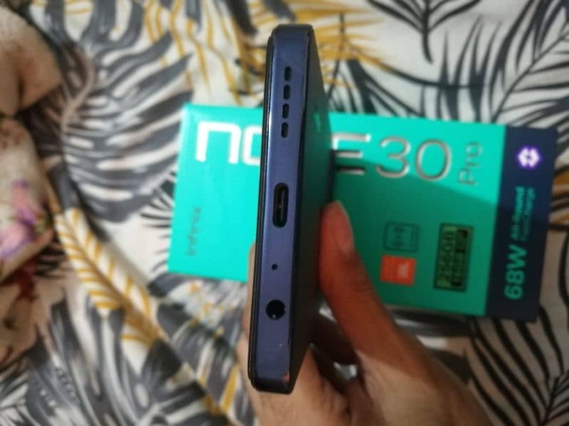 Infinix note 30 pro - 8+8/256 GB 2