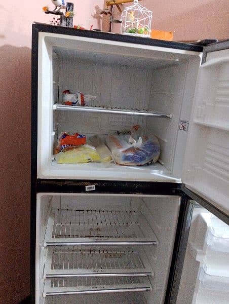 Dawlance refrigerator urgent sale 3