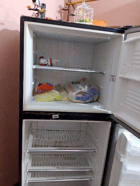 Dawlance refrigerator urgent sale 4