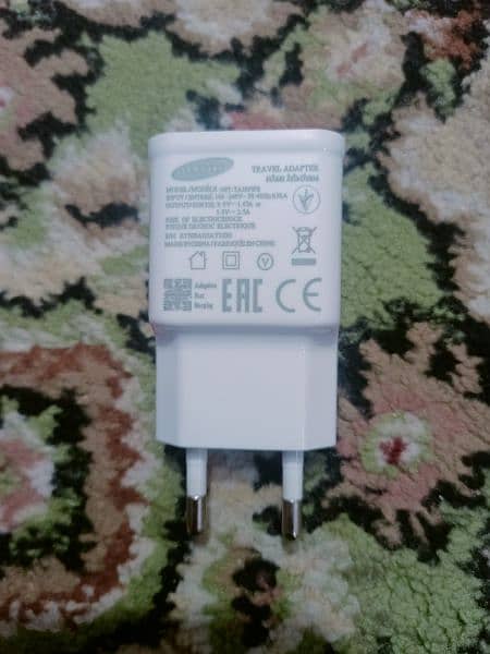 Vivo. Samsung. Nit. car adapter 1