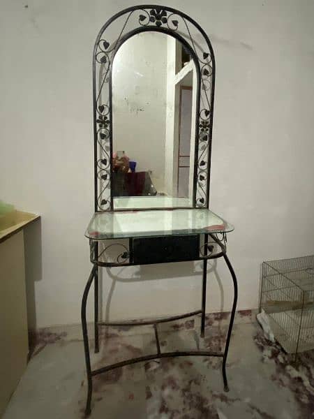 Dressing Table 0