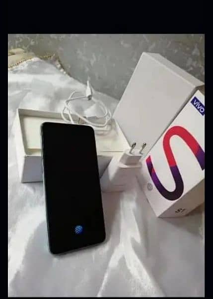 vivo s1 8/256 with box and charge 03204728098 2