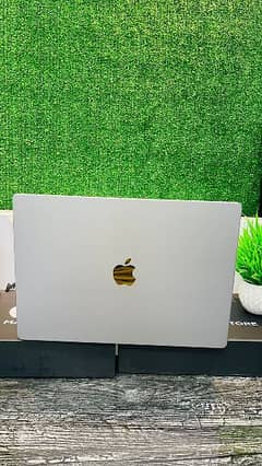 Macbook Pro M1 Chip 16 inch 16 Gb Ram 512 Gb Ssd