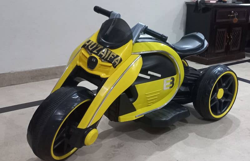 Kids Motorcycle, Tricycle for age 3 to 8 years Imported Battery . 4