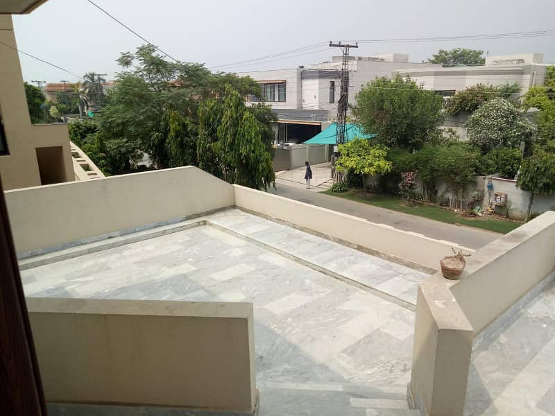 20 marla exelant upper portion available for Rent in dha phase 4 block GG. 1
