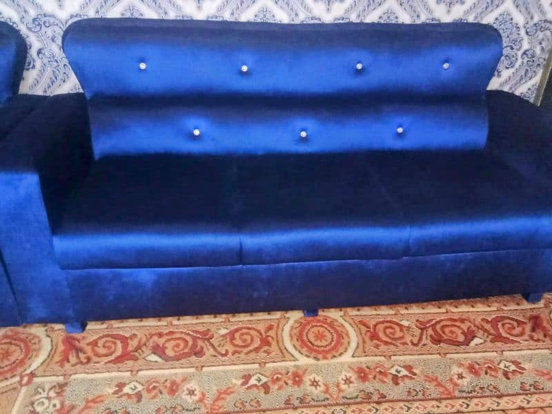 6 seater sofa set condition is almost brand new 1