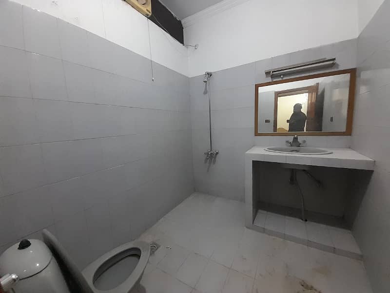 20 marla beautiful lower portion for Rent in dha phase 1. 11