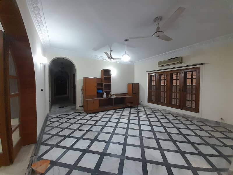 20 marla beautiful lower portion for Rent in dha phase 1. 16