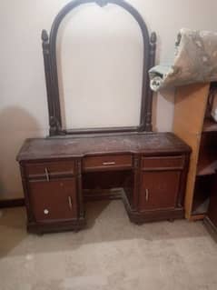 dressing and 2 corner table