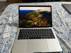 Macbook Pro 13’’ 2019 i7 16/256 4 Thunderbold 3 Ports