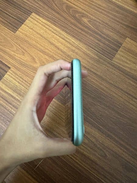 iphone 11 128gb mint green color 3