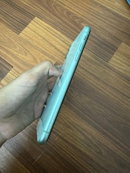 iphone 11 128gb mint green color 4