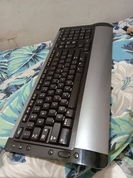 Wireless Keyboard Lush condition Seling 1