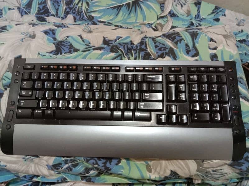 Wireless Keyboard Lush condition Seling 6