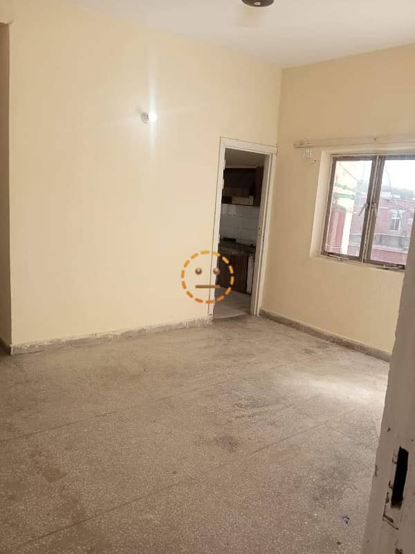 2 beds & 2 baths 3rd flat available for rent in G10 7