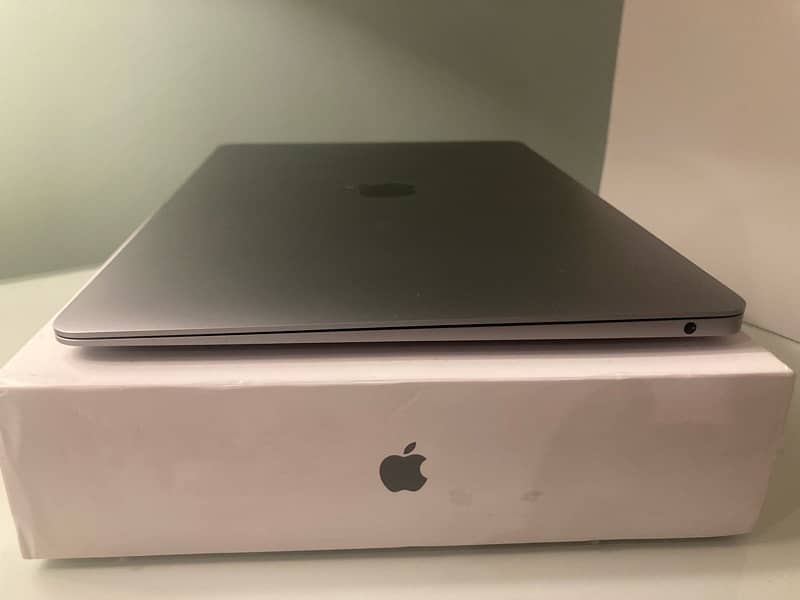 MacBook Air 2020 M1 for sale 2
