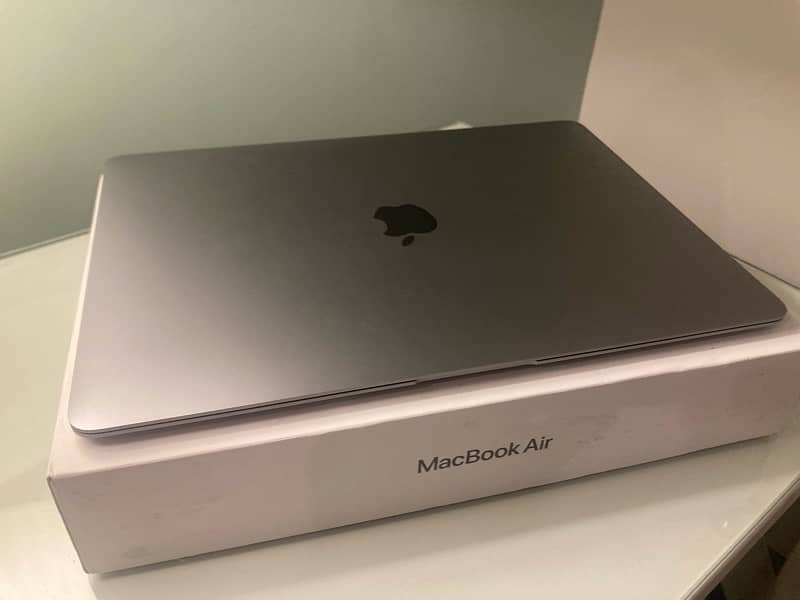 MacBook Air 2020 M1 for sale 4