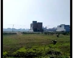 6 Marla Commercial plot for sale in Paragon City 0