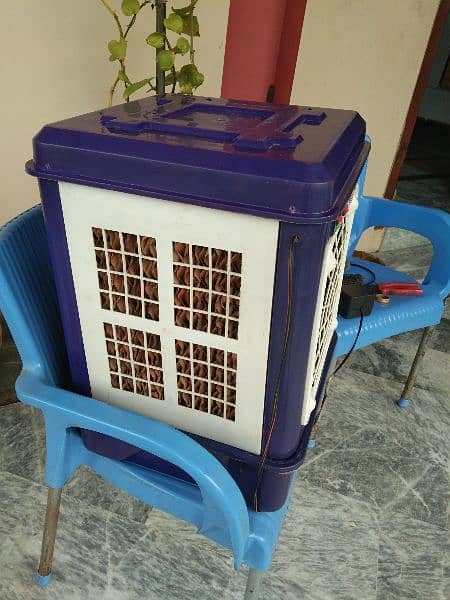 Small Air Cooler in very good condition 12V DC with power supply 2