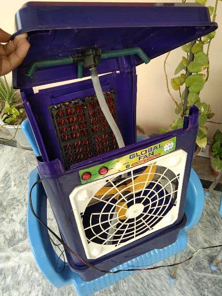 Small Air Cooler in very good condition 12V DC with power supply 6