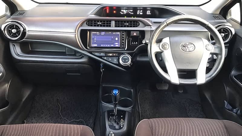 Toyota Aqua G LED 2016 13