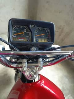 Honda 125 2024 model gold edition red clour